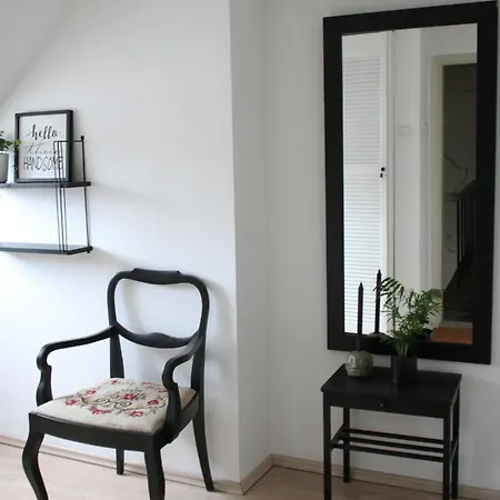 Apartment Cozy Penthouse In Town Wall