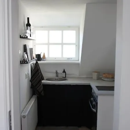 Cozy Penthouse In Town Wall Talin